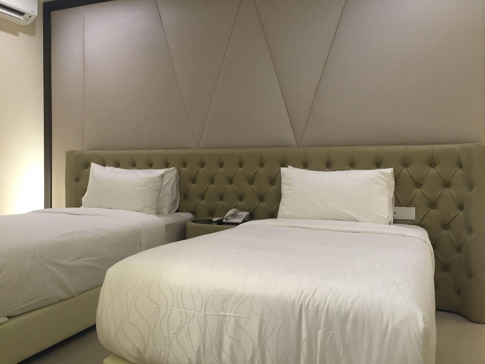 Ritzton Hotel Johor Bahru Zewnętrze zdjęcie